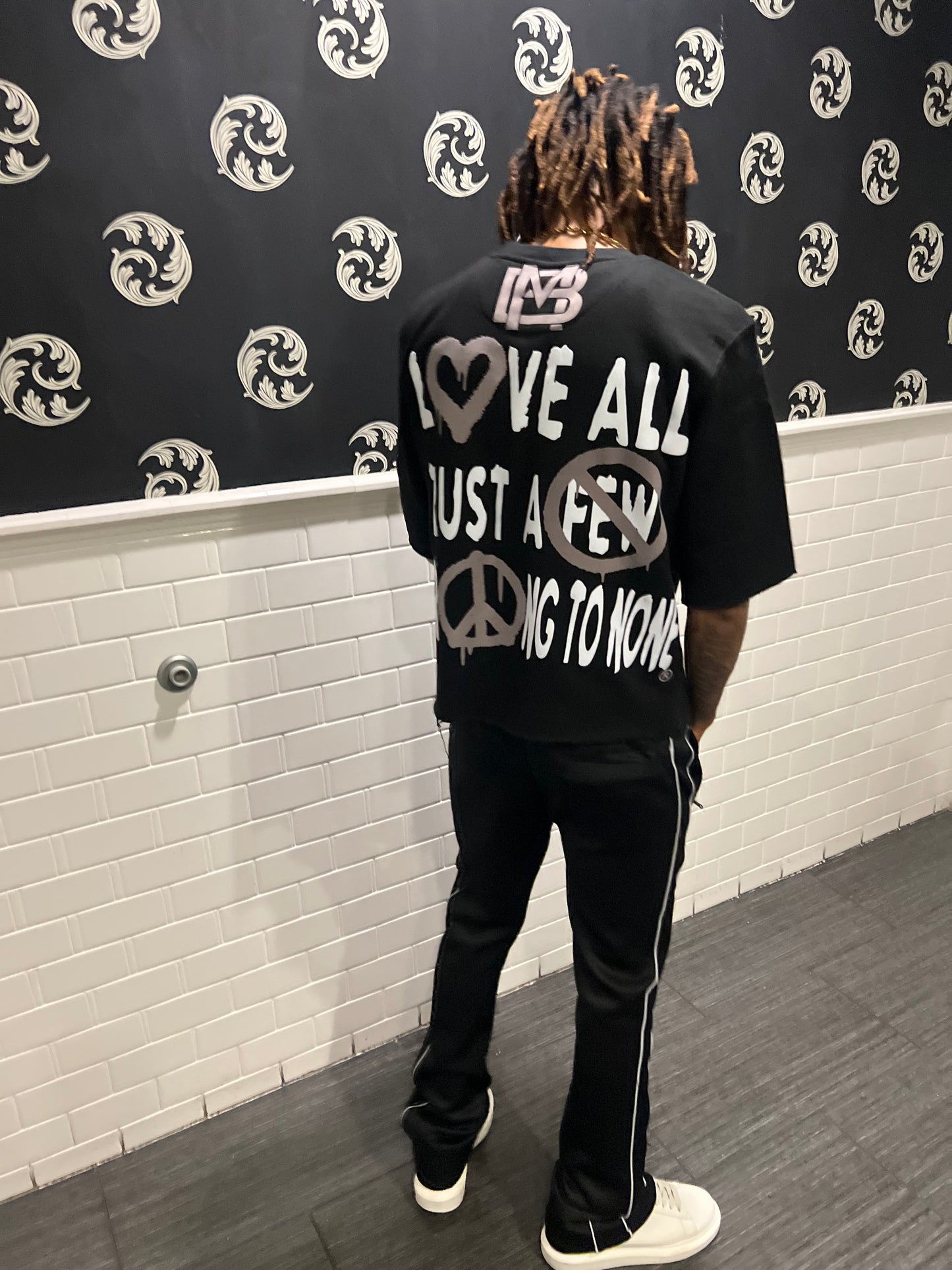 Black “Heart Eyes” Tee